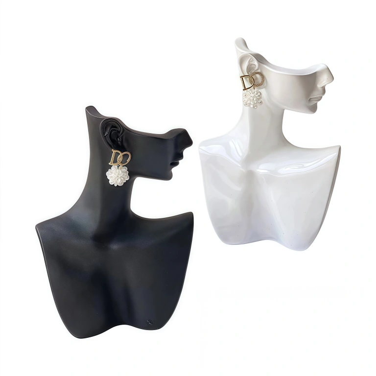 mannequin jewelry stand