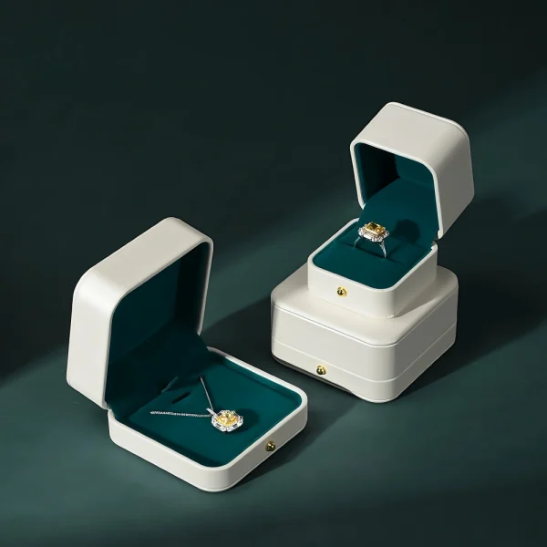 Custom High-End White PU Leather Engagement Ring Box