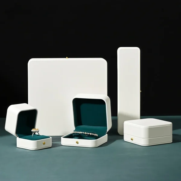 Custom High-End White PU Leather Engagement Ring Box