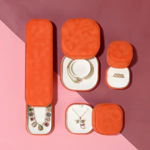 New Style Rounded Edges Velvet Lid Bracelet Box - Image 4