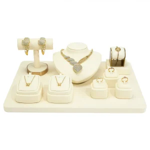 Yaneng-Mannequin-Display-Stand (10) Luxury Custom White Microfiber Jewelry Display Set