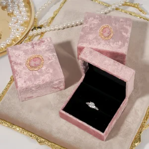 Custom Luxury Retro Pink Velvet Necklace Box - Image 3