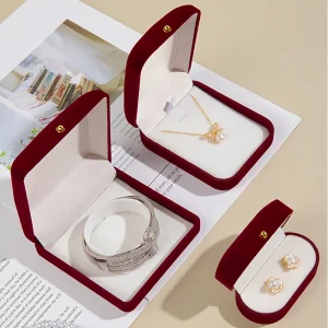 Custom Color High-end Gold Buckle Velvet Bracelet Box - Image 2