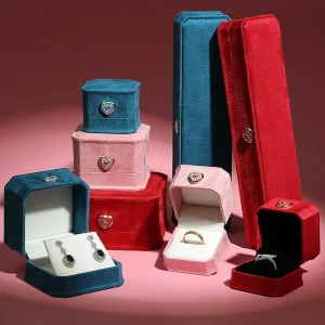 Multi-Color High-end Heart Buckle Velvet Earring Box - Image 3