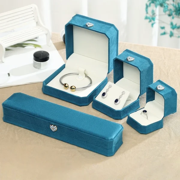 Multi-Color High-end Heart Buckle Velvet Earring Box