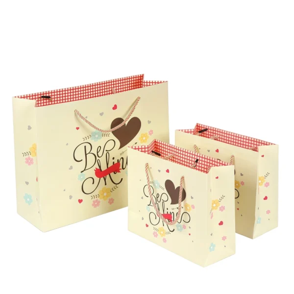 Custom Yellow Love High-end Gift Handbag Paper Bag