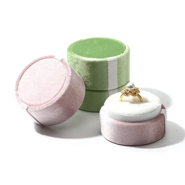 Luxury Round Velvet Ring Box with Lid for Jewelry