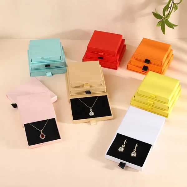 Color Paper Necklace Pendant Box for Sustainable Brand Packaging