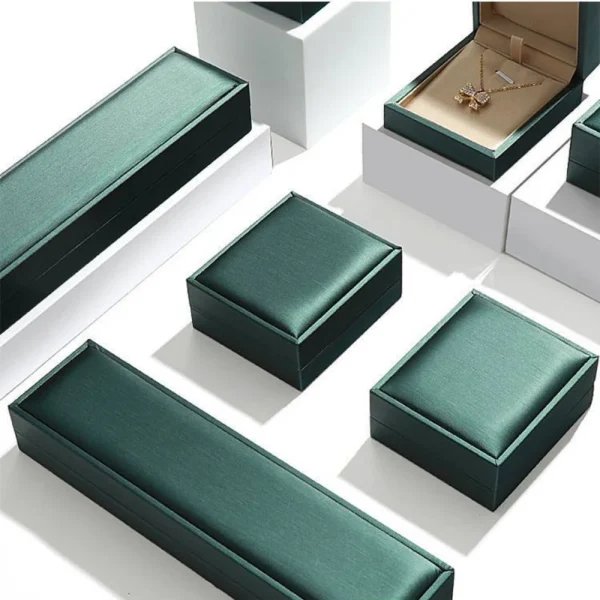 Luxury Green PU Leather Jewelry Box Set for Gift Packaging